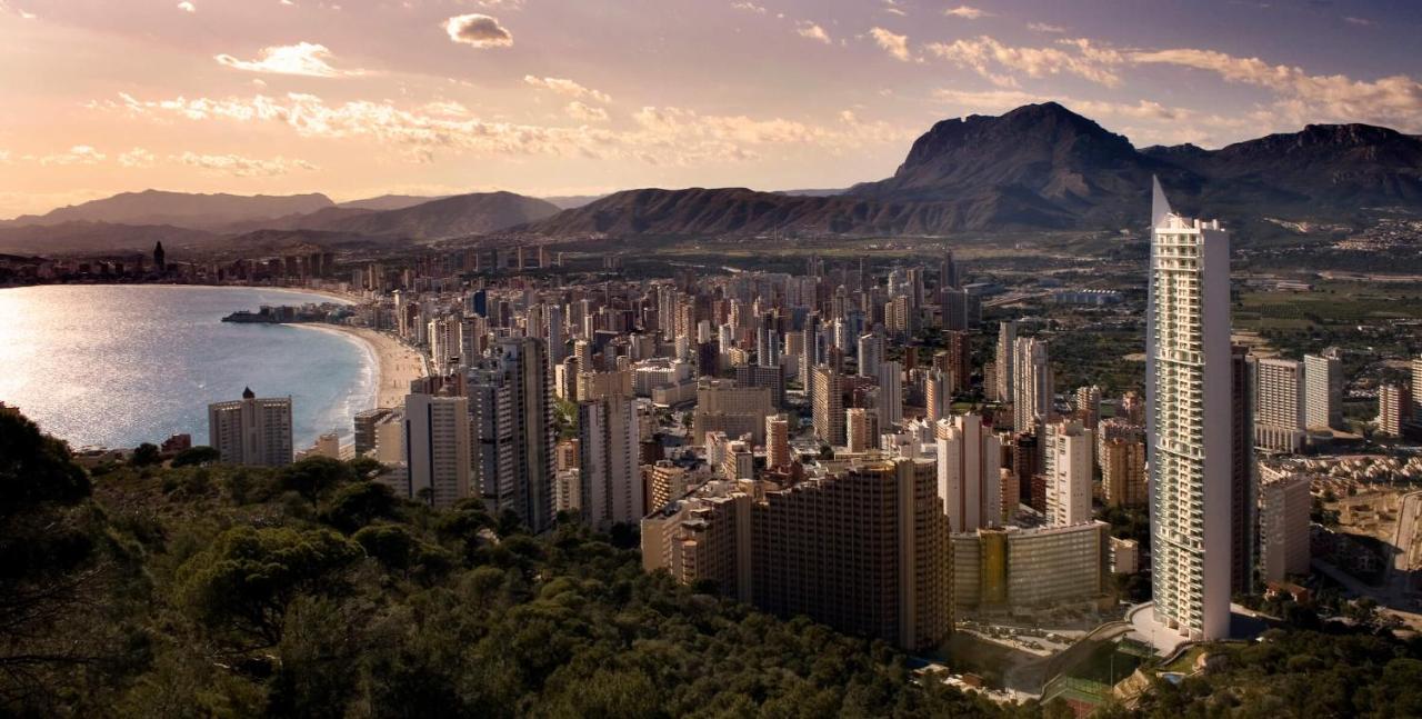 Skyline 14 Large And Sunny All-Day Balcony With Stunning Sea Views Benidorm Exterior foto