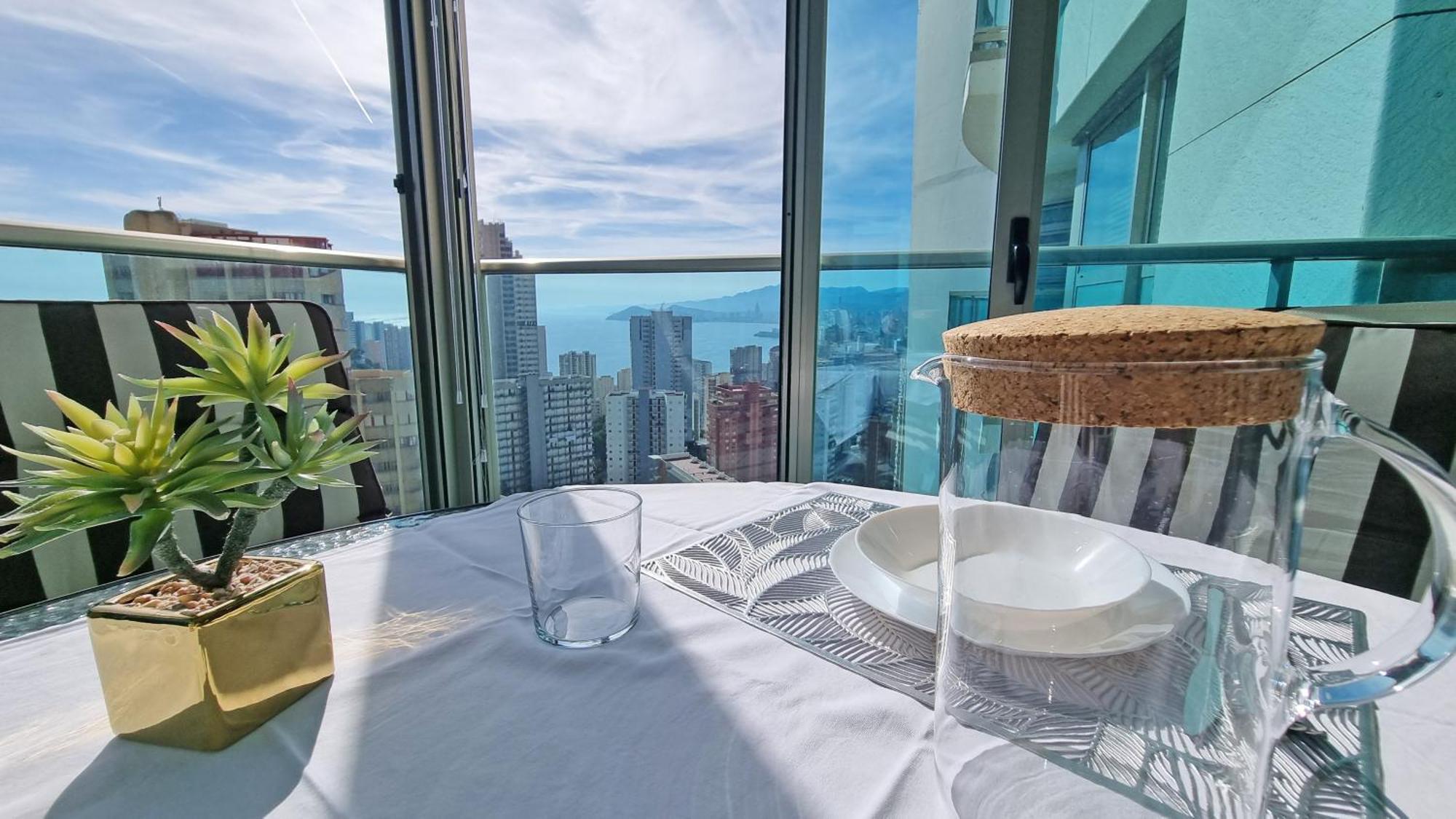 Skyline 14 Large And Sunny All-Day Balcony With Stunning Sea Views Benidorm Exterior foto